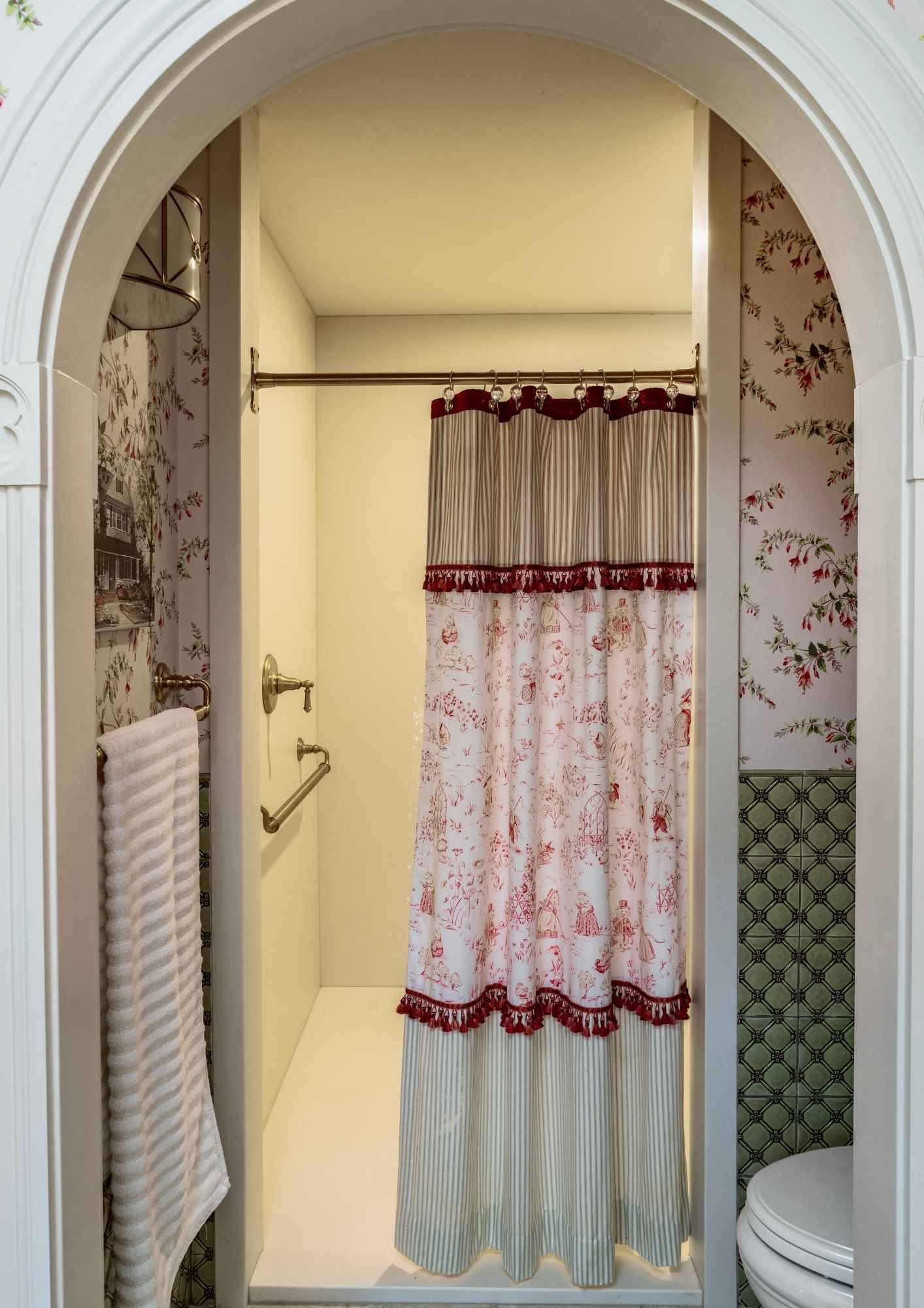 Shower Curtain Pattern Maximalist